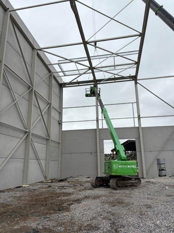 Logistieke bedrijfshal - 2765 m² - met 350 m² kantoren. Superligging! - foto 2