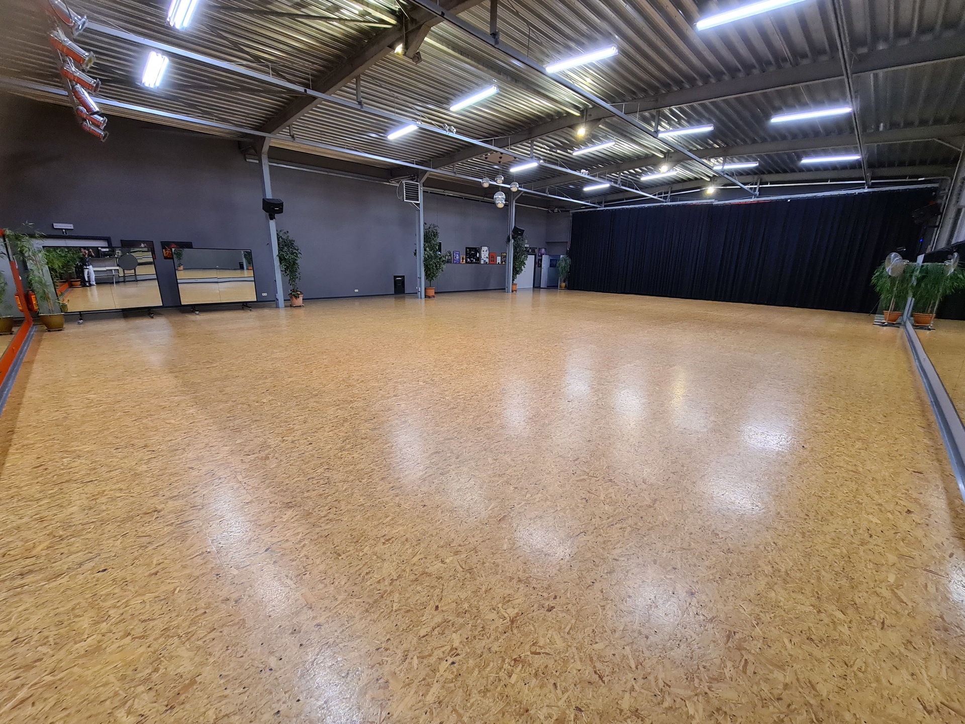 Polyvalent bedrijfsgebouw te koop - foto 4