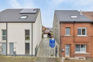 Welkom in deze gezellige woning die alles biedt wat je nodig hebt voor een comfortabel en praktisch thuis. Gelegen in een rustige buurt, is...