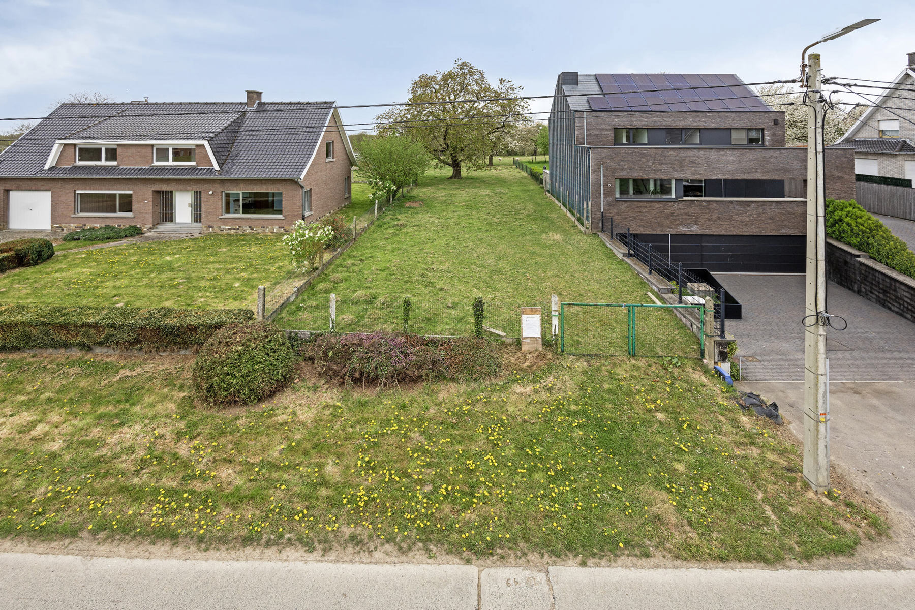 Bouwgrond voor driegevelwoning  - foto 1