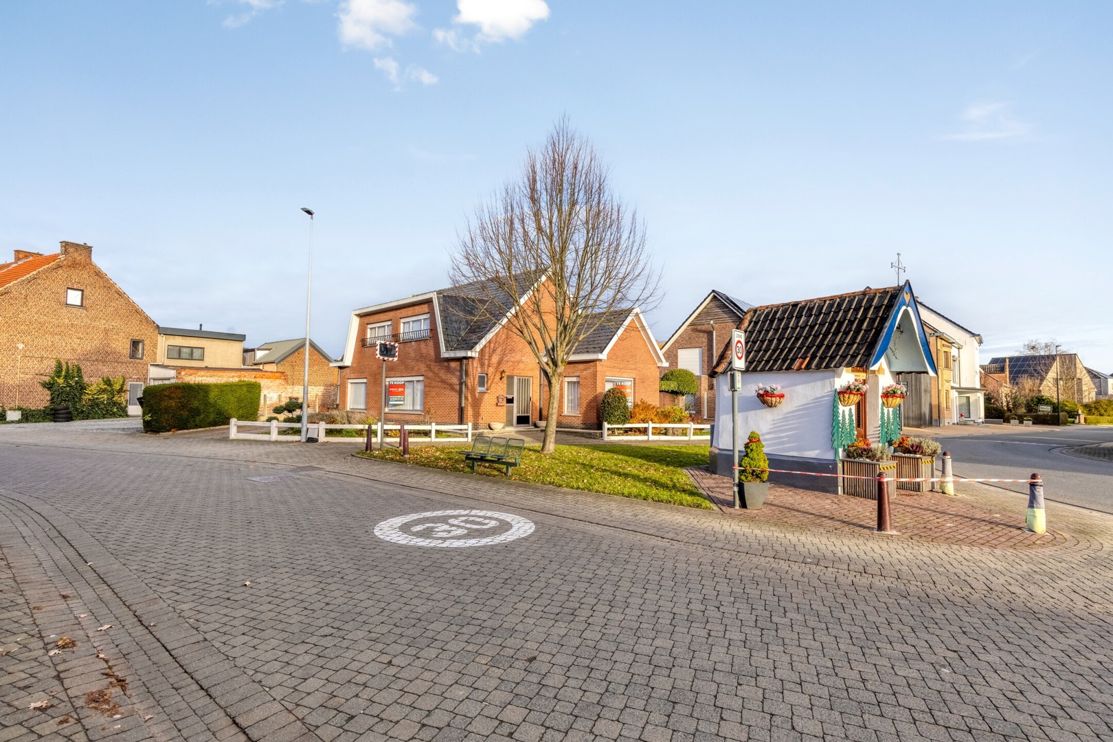 Te koop : Vrijstaande woning met veel ruimte, karakter en tal van mogelijkheden - foto 3