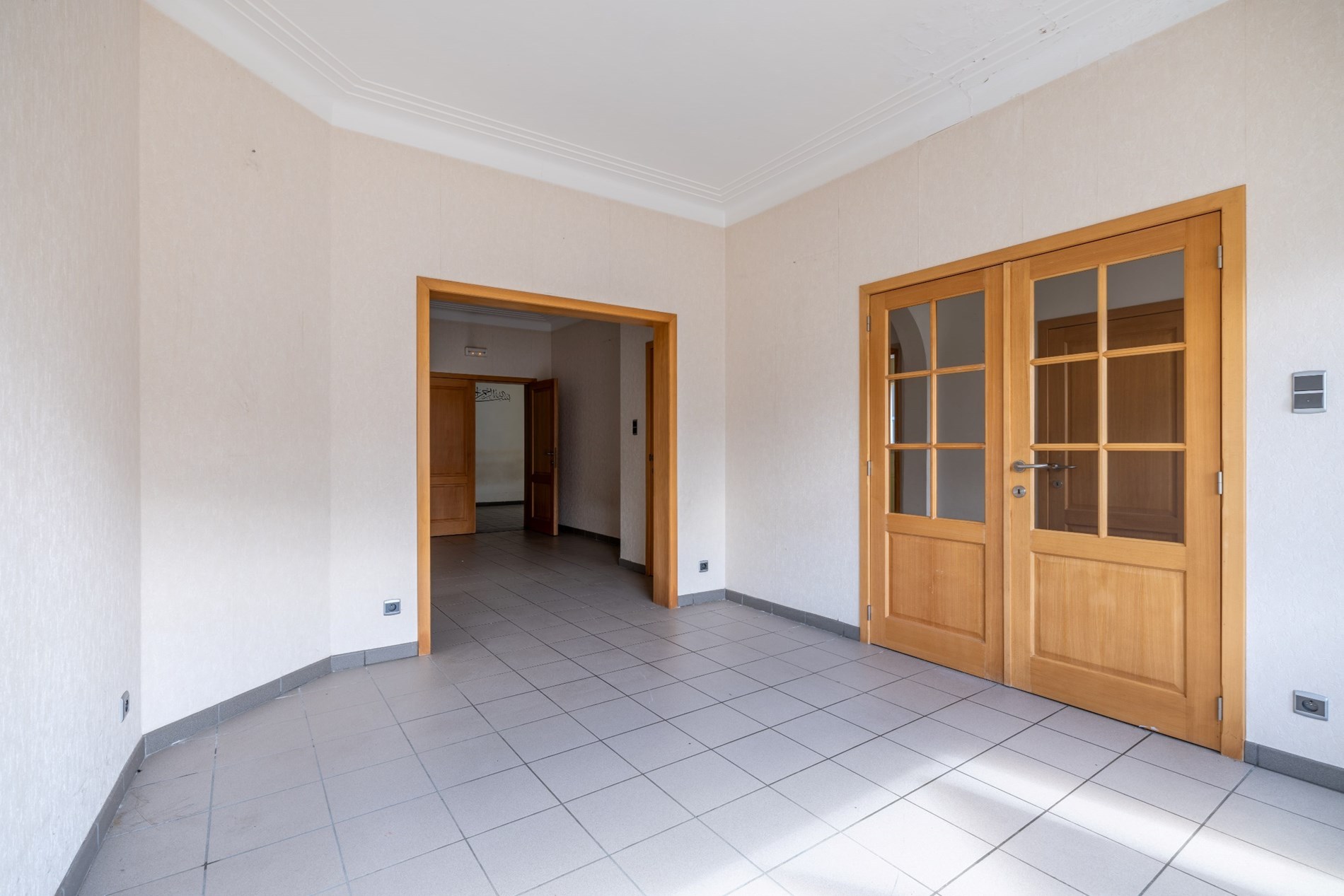 Office building in a prime location - photo 5