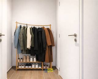 DUPLEX TE HUUR MET ÉÉN SLAAPKAMER EN RUIM TERRASLOCATIEDIT APPARTEMENT IS IDEAAL GELEGEN, VLAKBIJ SCHOLEN, WINKELS, OPENBAAR VERVOER EN MET EEN...