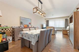 In Tongeren vinden we langs de Achttiende Oogstwal ter hoogte van nummer 5 dit gezellig appartement terug. We bevinden ons hier in het centrum...