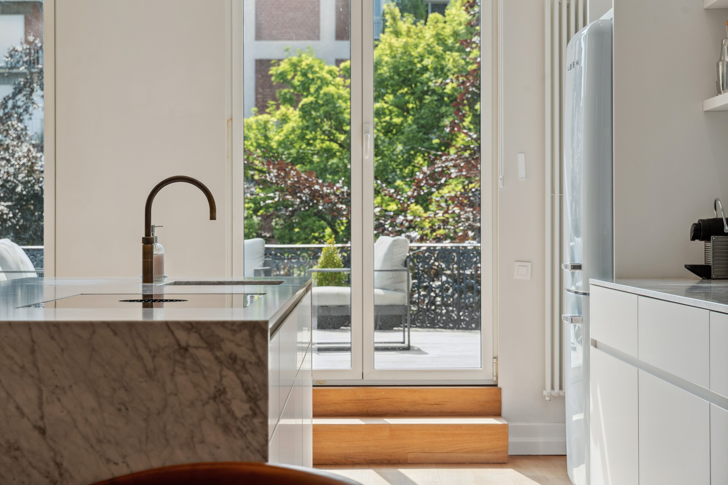 Stijlvol en ruim appartement in karaktervol herenhuis - foto 4