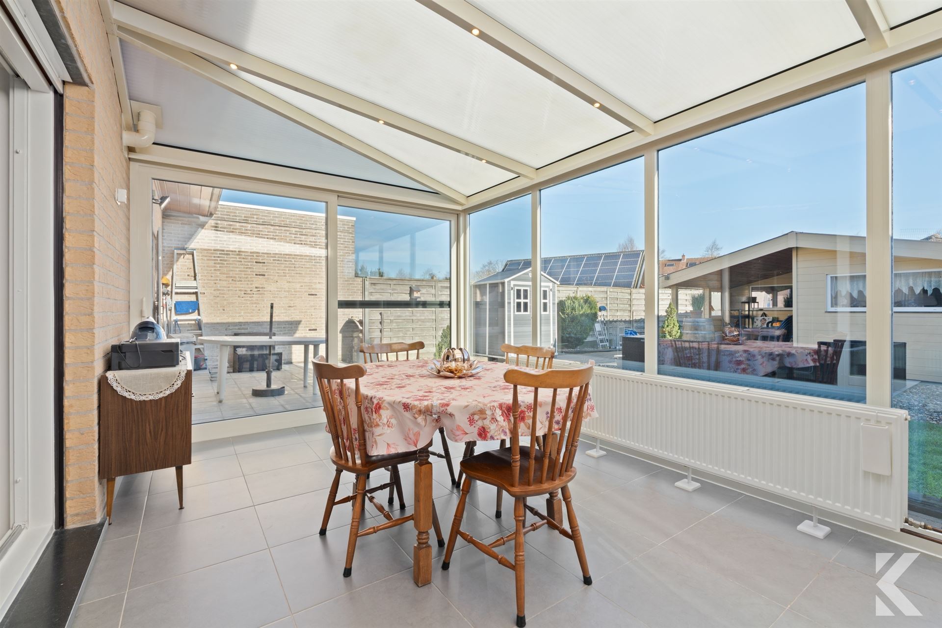 Enorme rijwoning met 4 slaapkamers,tuin,veranda &amp; bijgebouw - foto 5