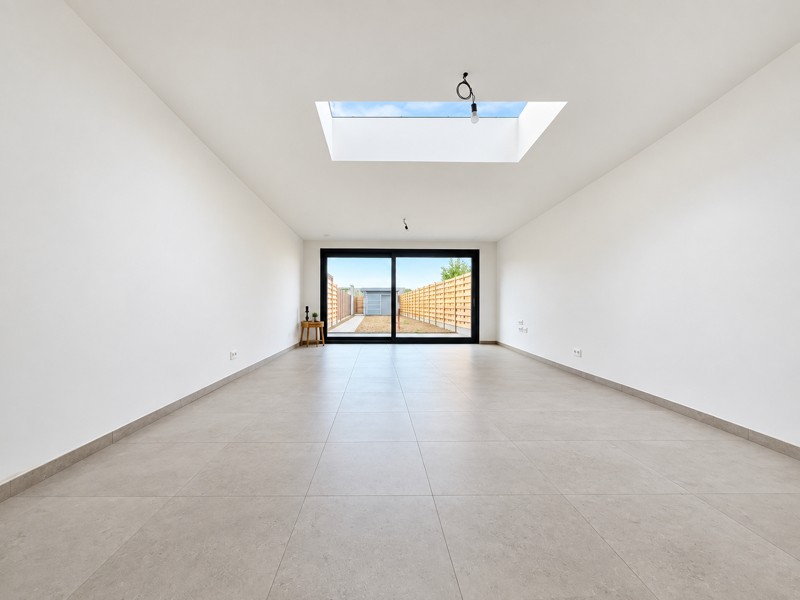 Energiezuinige totaalrenovatie (A) met 3 slaapkamers, garage én zonnige tuin met uitweg (incl 8 zonnepanelen & vloerverwarming) - foto 4