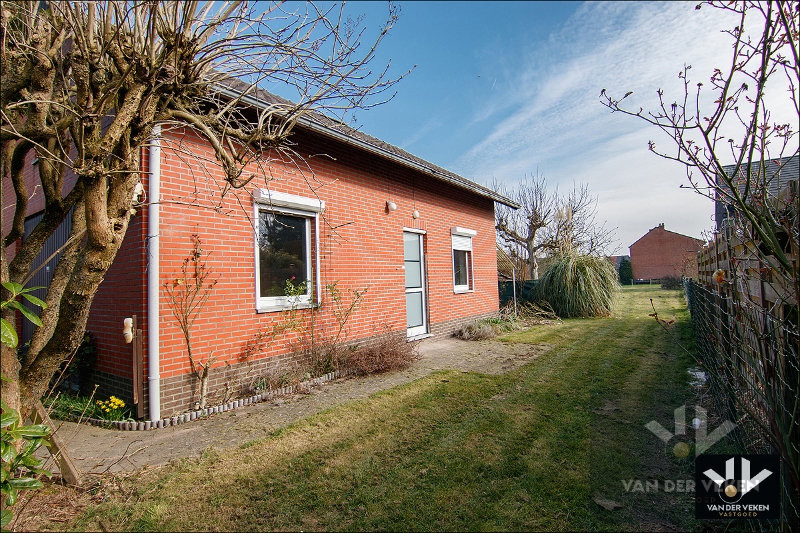 Te renoveren (uitbreidbare) woning (6% btw) met garage op een rustig gelegen perceel van +- 11are op wandelafstand van het centrum van Diepenbeek! - foto 4