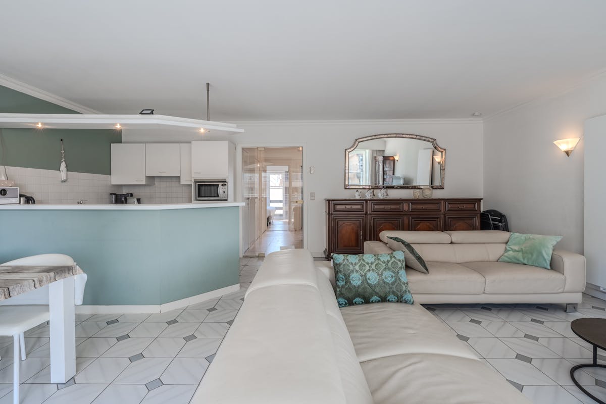 Ruim 2 slaapkamer appartement met zonneterras en zeezicht! - foto 4