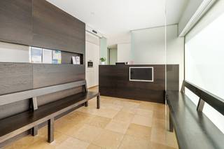 Magnifique villa moderne (construite en 2001) avec bureaux/cabinet ou espace de vie supplémentaire sur un magnifique terrain de 3 140 m², située...