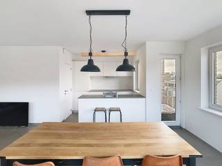 De snelste manier om een bezoek te brengen aan dit appartement? Vraag je bezoek aan via de rode knop op onze website (www.dewaele.com) en je...