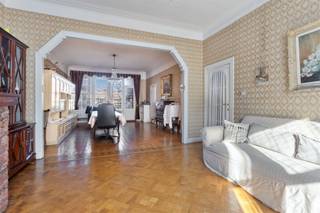 ANTWERPEN - karaktervol appartement met 5 slaapkamers in Art-Déco gebouw.Ruim appartement van 230 m² is gelegen in het hart van Antwerpen, direct...