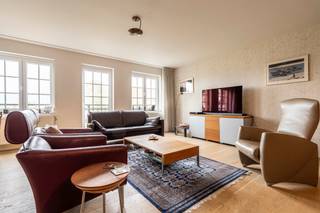 Instapklaar appartement op de eerste verdieping met o.a: 2 slaapkamers, 2 badkamers, mooie ruime leefruimte met balkon en open keuken...