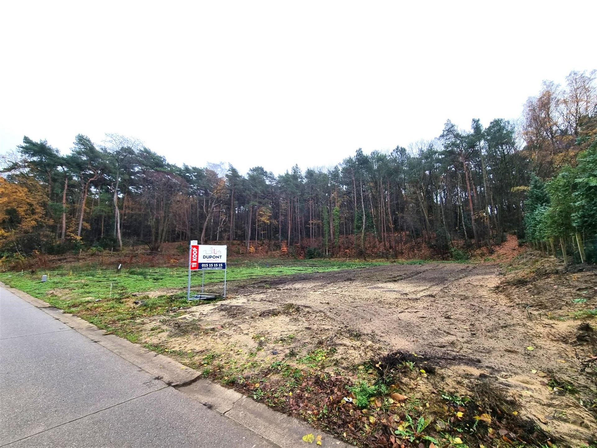 Bouwgrond vrijstaande woning, zuidgericht en zeer rustige ligging met groen boszicht achteraan - foto 1