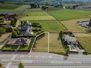 Op een uitstekende locatie in het charmante Bellegem bieden wij u deze prachtige bouwgrond van 859 m² aan, geschikt voor het realiseren van...