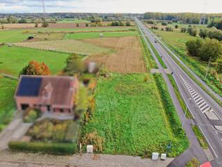 Bent u op zoek naar een ruim perceel bouwgrond grond voor uw droomwoning op te zetten omgeven door velden dan is deze grond misschien wel iets voor...
