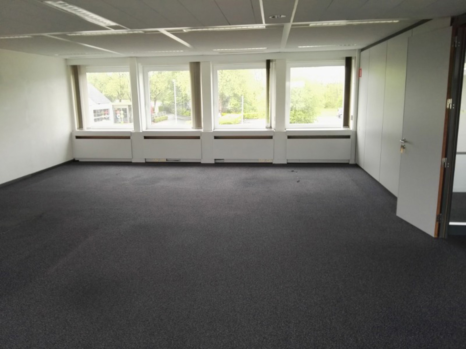 Commercial à louer à Groot-Bijgaarden - photo 5