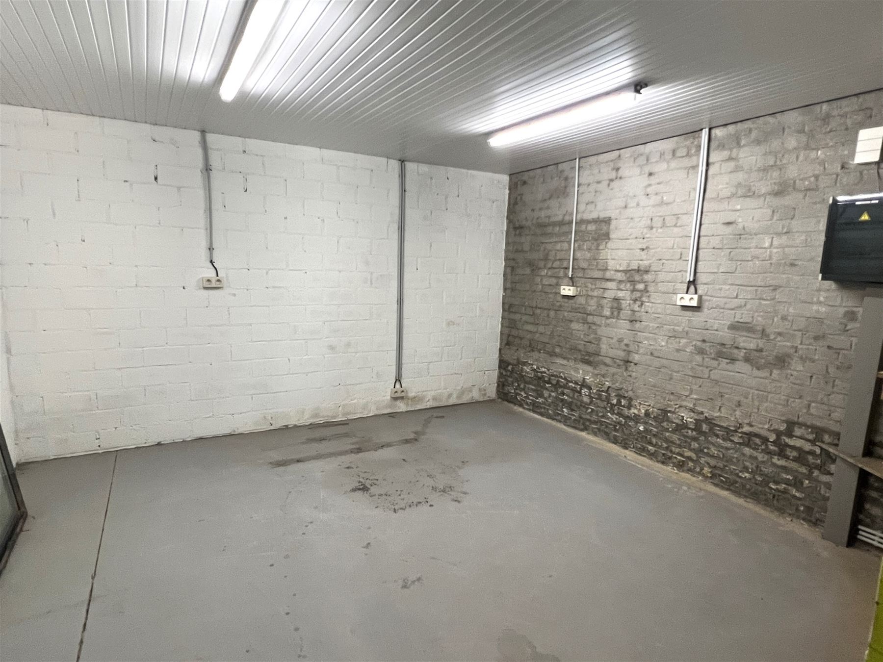 
Ruim en veelzijdig commercieel pand met parking - foto 4