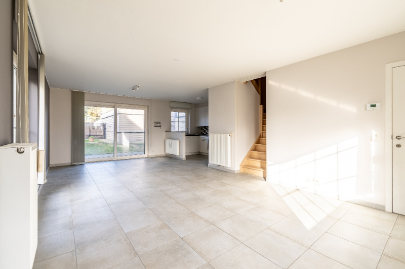 Halfopen woning met 4 slaapkamers en tuin nabij station Ingelmunster - foto 3