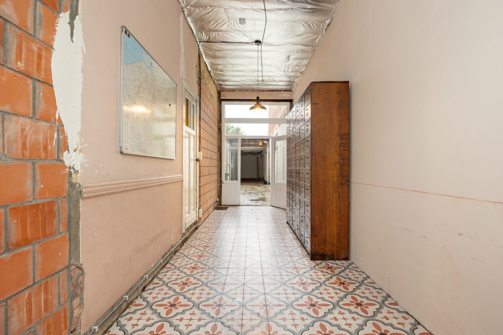 Ruime gezinswoning met grote koer (overdekt terras) nabij het Rivierenhof te Deurne - foto 3