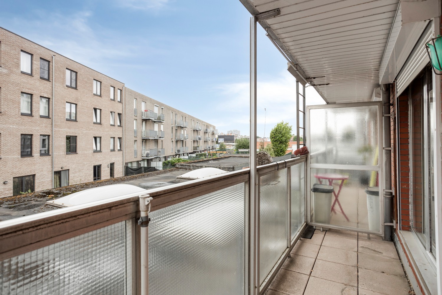 Ruim 2-slpk appartement met terras - photo 1