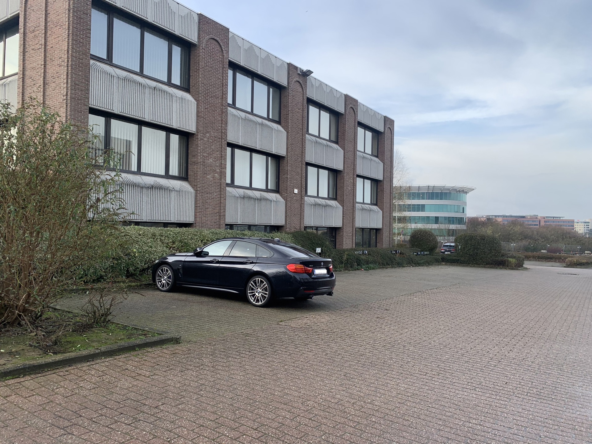 Modern en licht kantoorgebouw van 1.353 m². - foto 3