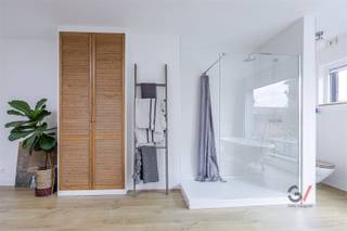 Spacious and characterful home just steps from the bustling center of Mechelen.With 225 m² of living space and 398 m² of land, this is the ideal...