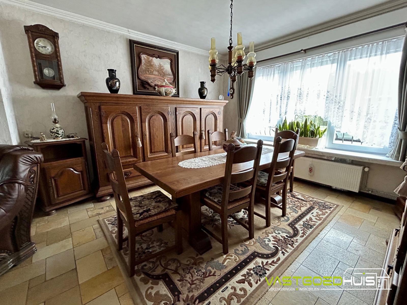 Ruime gezinswoning met garage en tuin - foto 5