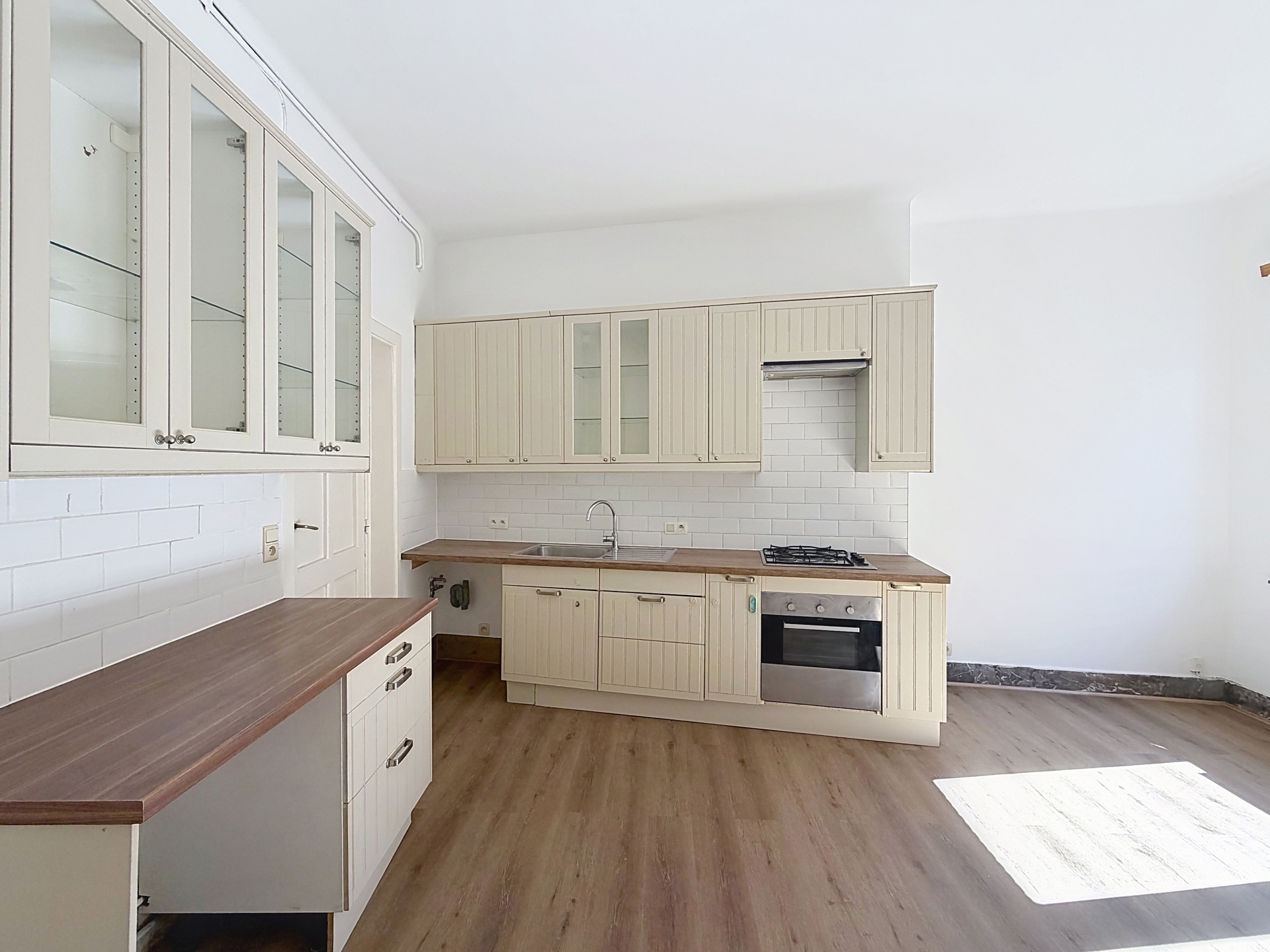 Gerenoveerd appartement met 1 slaapkamer - foto 5