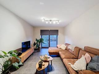 Dit modern en ruim appartement is gelegen in Kerksken (Haaltert), in een kleine en rustige residentie. Het appartement bevindt zich op de...