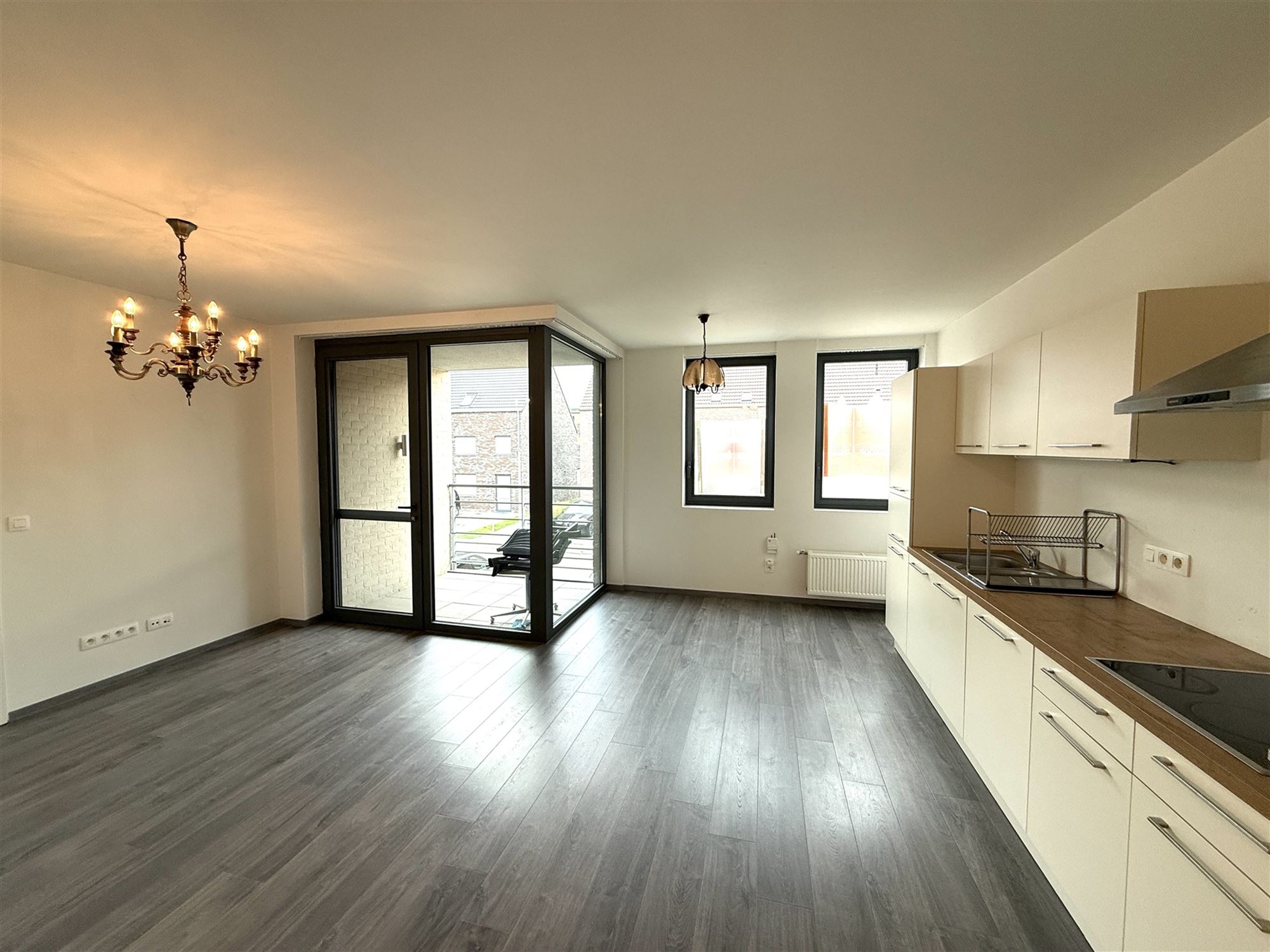 Assistentieflat met garage Te Koop - foto 2