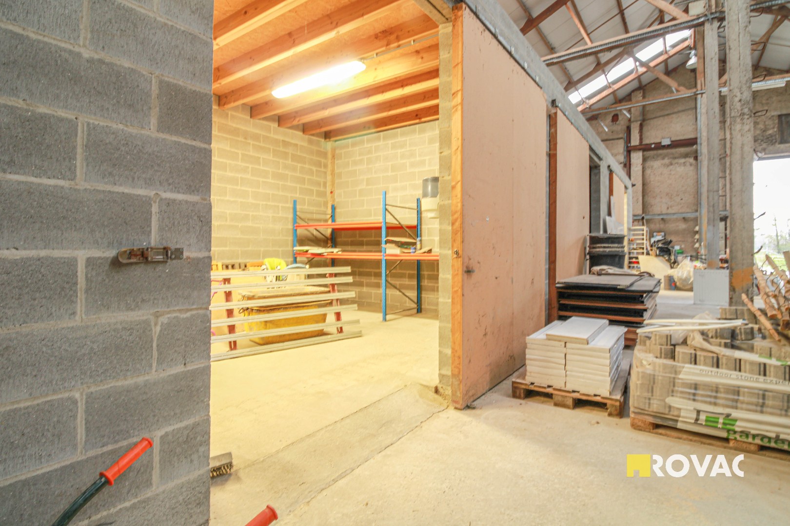 Goed gelegen magazijn met vlotte bereikbaarheid! - foto 5