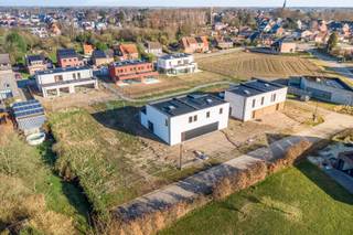 Reeds 60% verkocht. Maak een afspraak om de modelwoning (zie woonvideo) te bezichtigen. Onmiddellijk beschikbaar !Woonproject "Braam" bestaat uit 4...