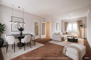 <strong>SCHAERBEEK</strong>, Quartier Dailly, à proximité directe de la Place des Bienfaiteurs, du Square Armand Steurs, du Parc Josaphat, des transports en commun et de toutes les autres commodités, venez découvrir cet appartement 2 chambres de ± 86m² à rénover.<br /><br /><span>Au 3ème étage droit</span> :<br />
<ul>
<li>Hall d'entrée de ± 6,5m² avec vestiaire séparé et porte blindée</li>
<li>Living de ± 33m² - Parquet</li>
<li>Cuisine non équipée de +-8m² (possibilité d'abattre la cloison vers le séjour afin de créer un espace plus large et plus moderne)</li>
<li>Chambre 1 de ± 13m² avec accès vers la terrasse</li>
<li>Chambre 2 de ± 13,5m² avec accès vers la terrasse</li>
<li>Terrasse de ± 7m² orientée Sud-Est + débarras extérieur</li>
<li>Salle de bains de ± 3m²</li>
<li>WC séparé</li>
</ul>
Cave n°20<br /><br />Provision charges : ± 250€/ mois - Frais communs, eau chaude, eau froide, chauffage et fonds de réserve<br />Garage box en option : 40.000€<br /><br /><span>Aspects techniques : </span><br />
<ul>
<li>PEB : D, 190kWh/ (m²/an)</li>
<li>Chaudière commune au gaz à condensation (2024)</li>
<li>Adoucisseur d'eau</li>
<li>Double vitrage pVC (sauf un)</li>
<li>Revenu cadastral : 1.090,00€</li>
</ul>