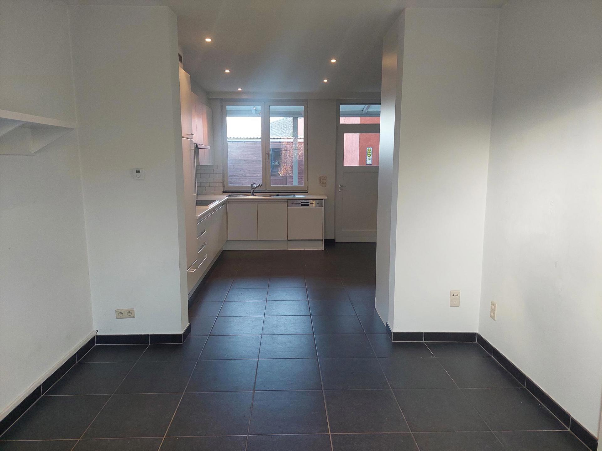 Woning met twee slaapkamers, klein tuintje en fietsenberging - foto 4