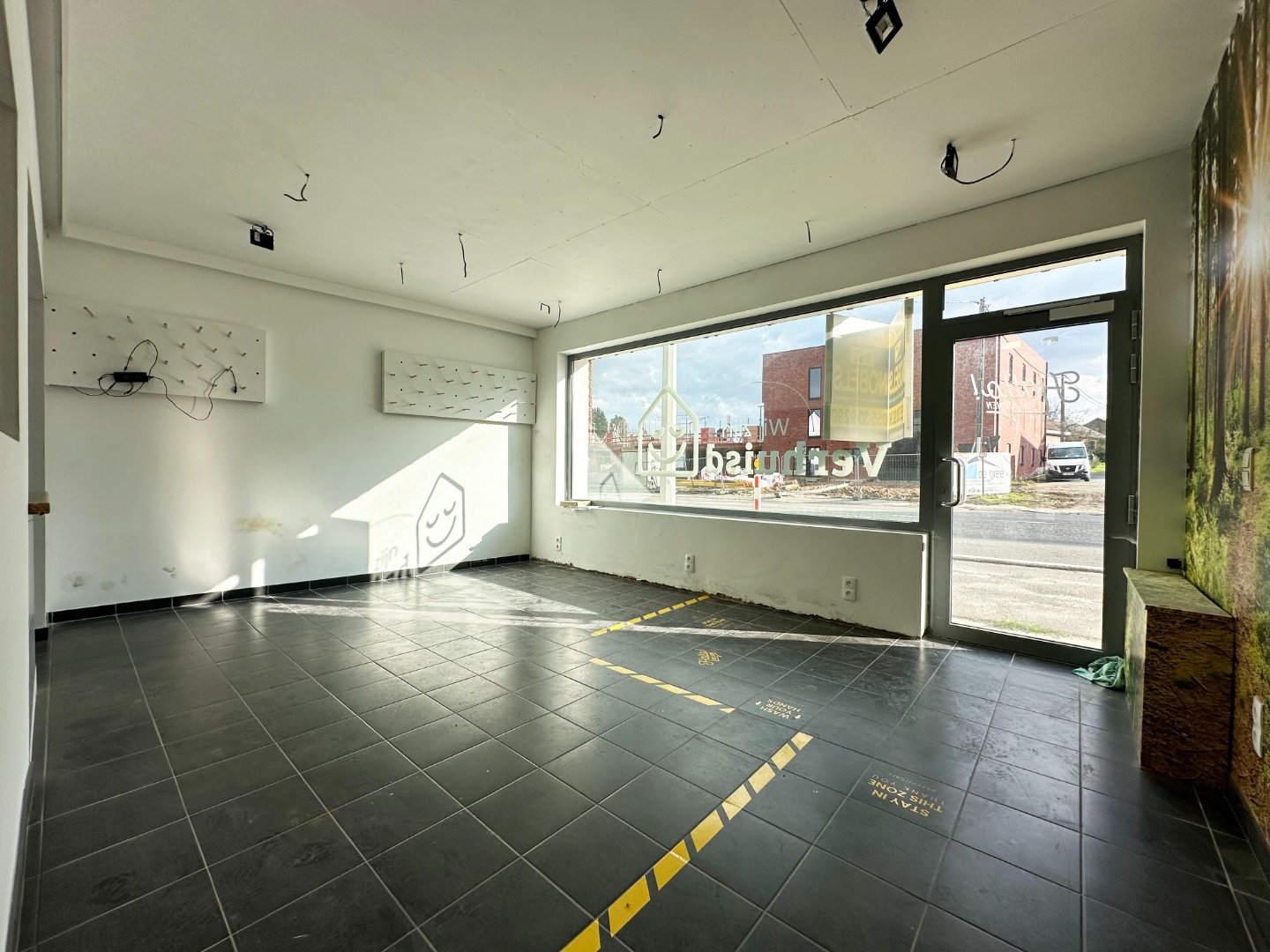 Te huur, veelzijdig gerenoveerd handelspand (66m²) op commerciële toplocatie in Lennik - foto 4