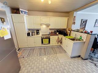 Superbe Appartement au Premier Étage Situé dans un Emplacement Idéal à Geraardsbergen!Vous êtes à la recherche d'un appartement confortable, prêt à...