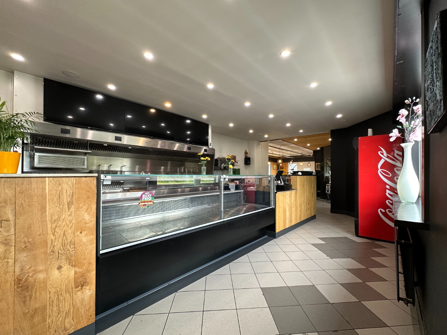 Te koop , multifunctionele eigendom met ruim woongedeelte, handelsruimte en zonneterras op toplocatie in Maarkedal - foto 4