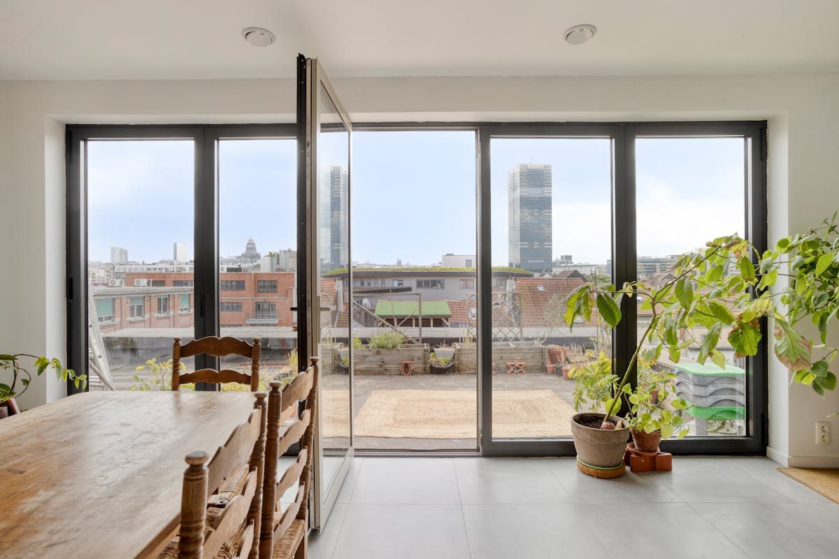 Atypisch appartement te koop in Brussel: Uitzonderlijke triplex met terras (EPC B) - foto 4