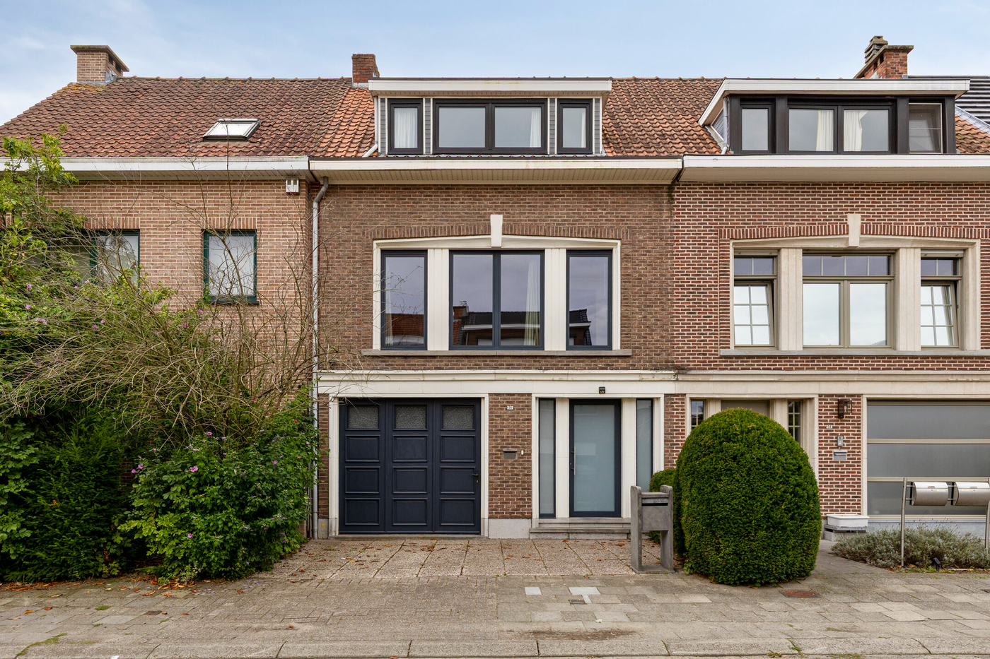 Gezellige bel-etage woning met 3 slaapkamers, garage en zuidwest gerichte tuin - foto 1