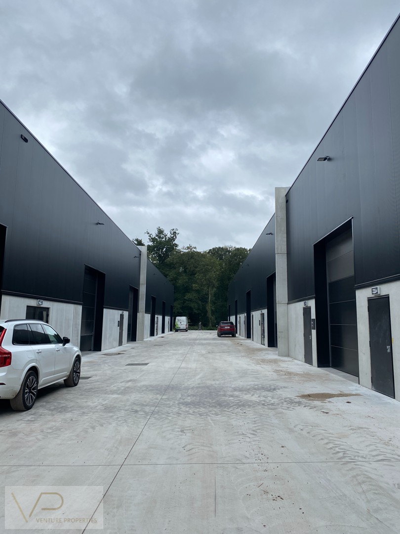 Gloednieuwe KMO units te huur in hoogtechnologisch bedrijvenpark - foto 1