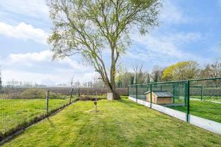 Wandel binnen in deze oase van rust en gezelligheid. Op Bautschoot 39 in Eksaarde voelt u zich meteen thuis! Binnenkomen doen we via de...