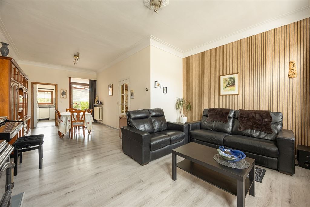 Instapklaar huis met ruime tuin - foto 1