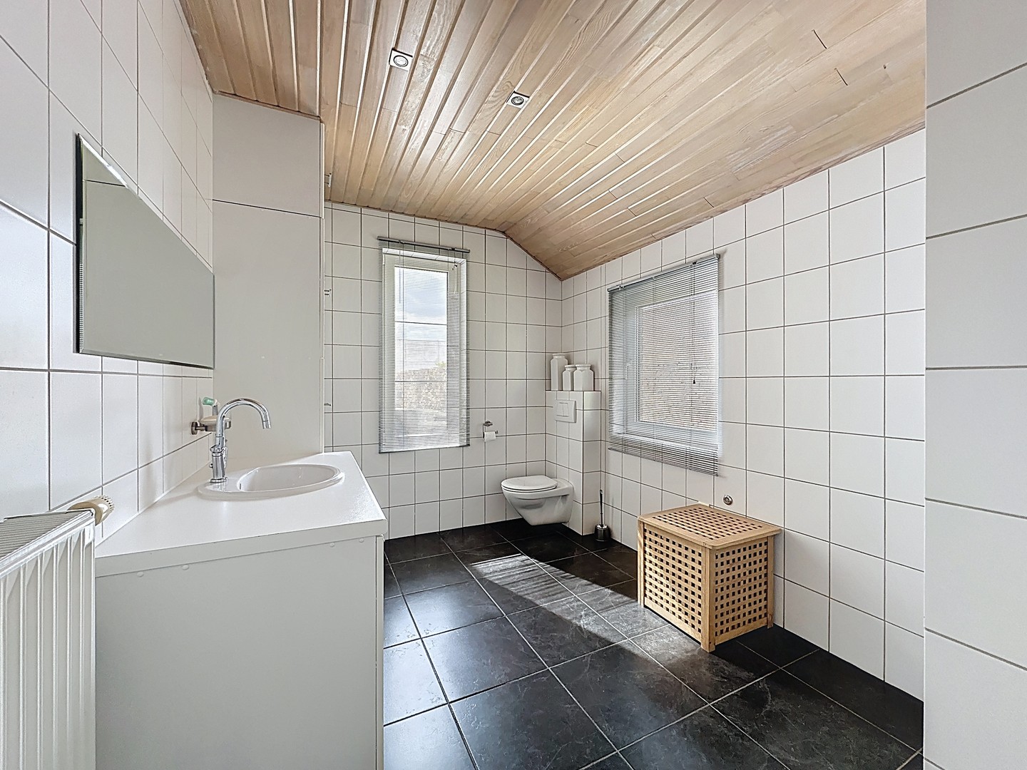 Maison rénovée avec jardin ensoleillé au cœur du village de Coxyde. - photo 5