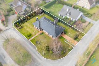 À VENDRE À SCHELDERODEVous recherchez une maison à fort potentiel dans un endroit calme ? Cette maison située au calme offre de nombreuses...