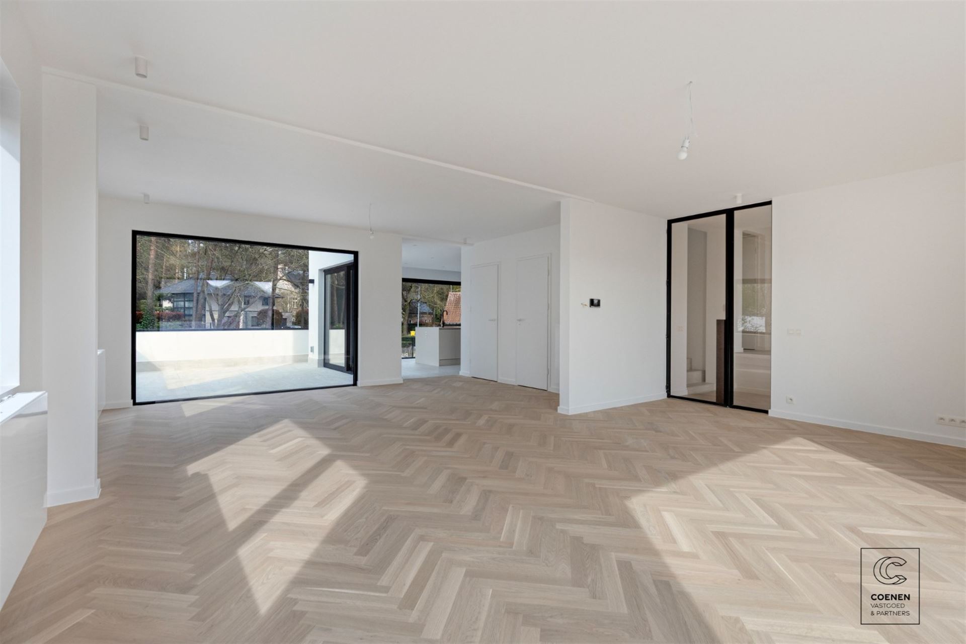 Prachtig gerenoveerde woning met 4 slpk's en riante tuin! - foto 5