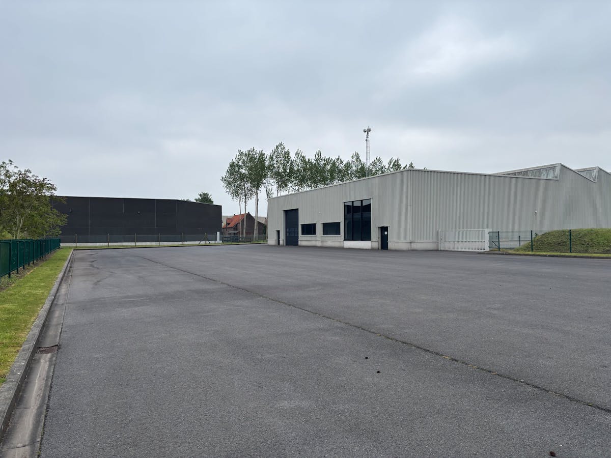 Bedrijfsgebouw op strategische locatie te Izegem - foto 4