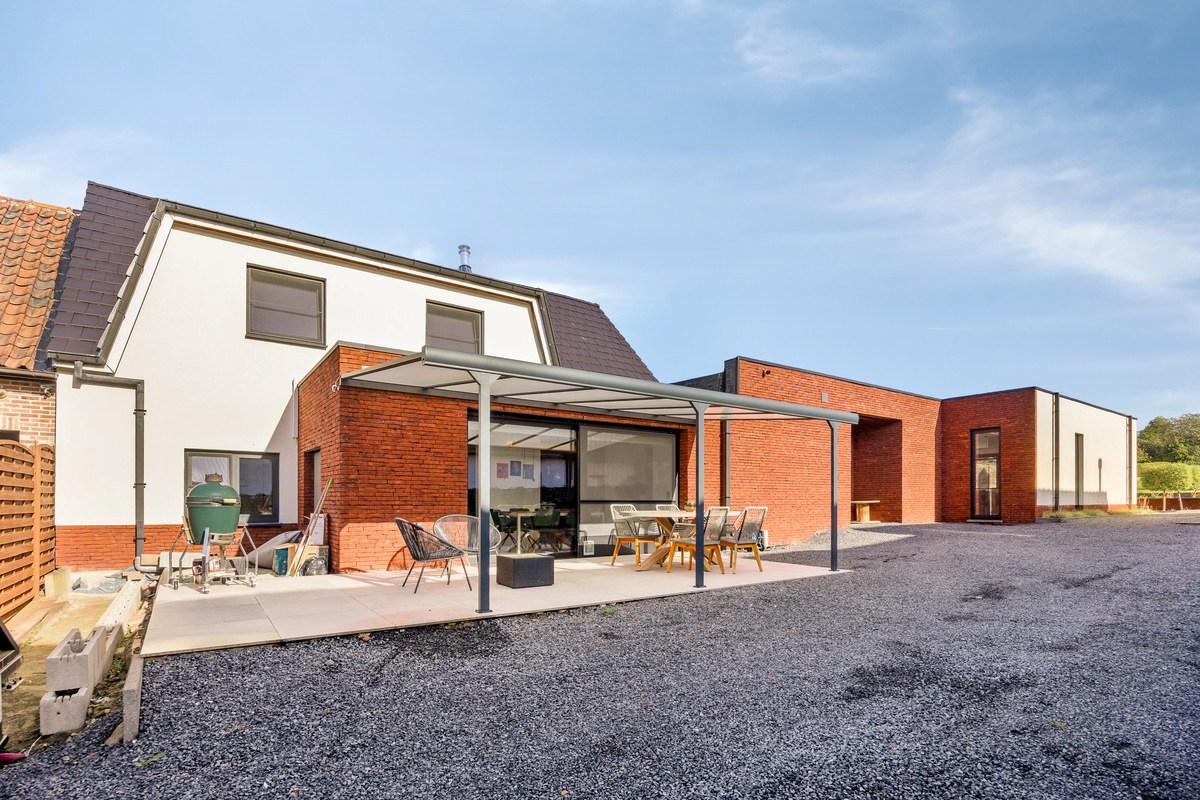 House for sale in Roosdaal with 3 bedrooms - photo 1