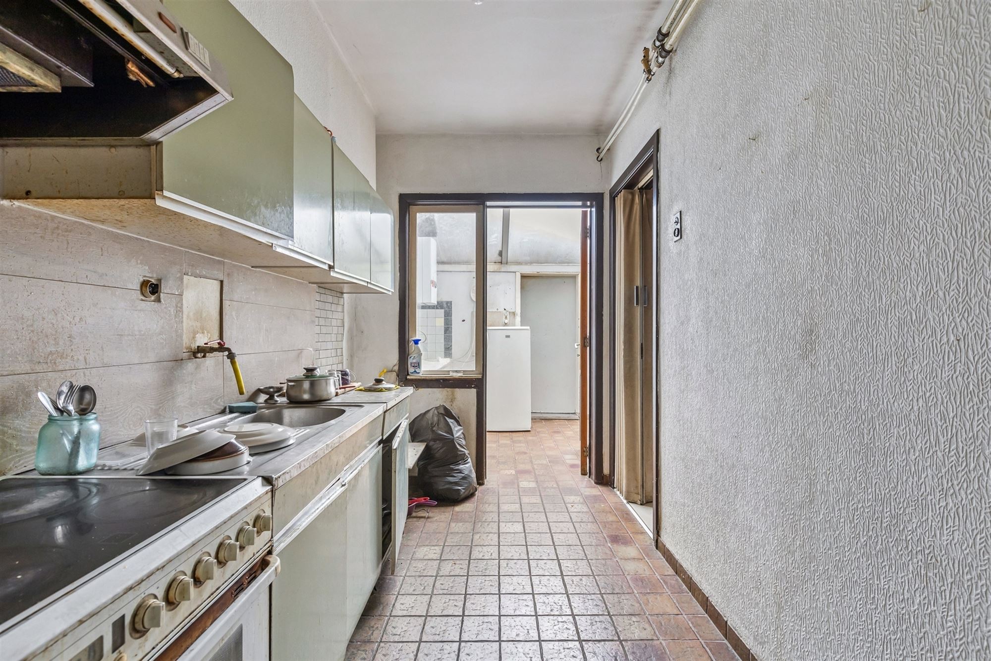 TE RENOVEREN WONING MET TUIN OP CENTRALE LIGGING TE BERINGEN - foto 5