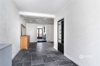 <p><span>Renovated home (152 m²) with 3 bedrooms and a garden (50 m²) in Deurne</span></p><p><span>On Van Hallestraat, you’ll live in a central yet quiet location with everything within easy reach. Public transportation is within walking distance, and by car, you can reach the main access roads and the highway in just a few minutes. There’s also no shortage of local shops, supermarkets, and other amenities in the immediate vicinity.</span></p><p><span>The home was recently completely renovated and is now fully ready for its new residents. The roof has been properly insulated, triple-pane PVC windows with high-efficiency glass have been installed, and the electrical system complies with AREI standards. These upgrades also result in a favorable EPC rating. All you have to do is paint the walls your favorite color, unpack your boxes, and you’re all set!</span></p><p><span>On the ground floor, at the front, there is a first (bed)room measuring 11 m², which can also serve perfectly as an office or hobby room. Centrally located is a spacious 9 m² storage/laundry room, and at the back is the bathroom (11 m²), equipped with a walk-in shower, towel warmer, toilet, and vanity.</span></p><p><span>The first floor forms the heart of the home. The bright living area, measur'r 29 m², opens up to the kitchen (11 m²) at the back, which is equipped with all modern conveniences. There is also a separate guest restroom on this floor. From the kitchen, you have access to the pleasant terrace, from which a staircase leads down to the low-maintenance, north-facing garden measuring 50 m².</span></p><p><span>On the upper floor, there are two more full-sized bedrooms, measuring 12 m² and 15 m² respectively.</span></p><p><span>A fully renovated three-bedroom home with a pleasant outdoor space and a favorable EPC rating, where you can move in worry-free. Don’t miss this opportunity! Living area: 152 m² – ref.: gross floor area. For more information or a free appraisal, visit www.hansimmo.be</span></p><p><span> </span></p>